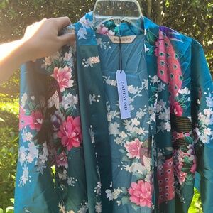 NEW with tags silky floral kimono style robe